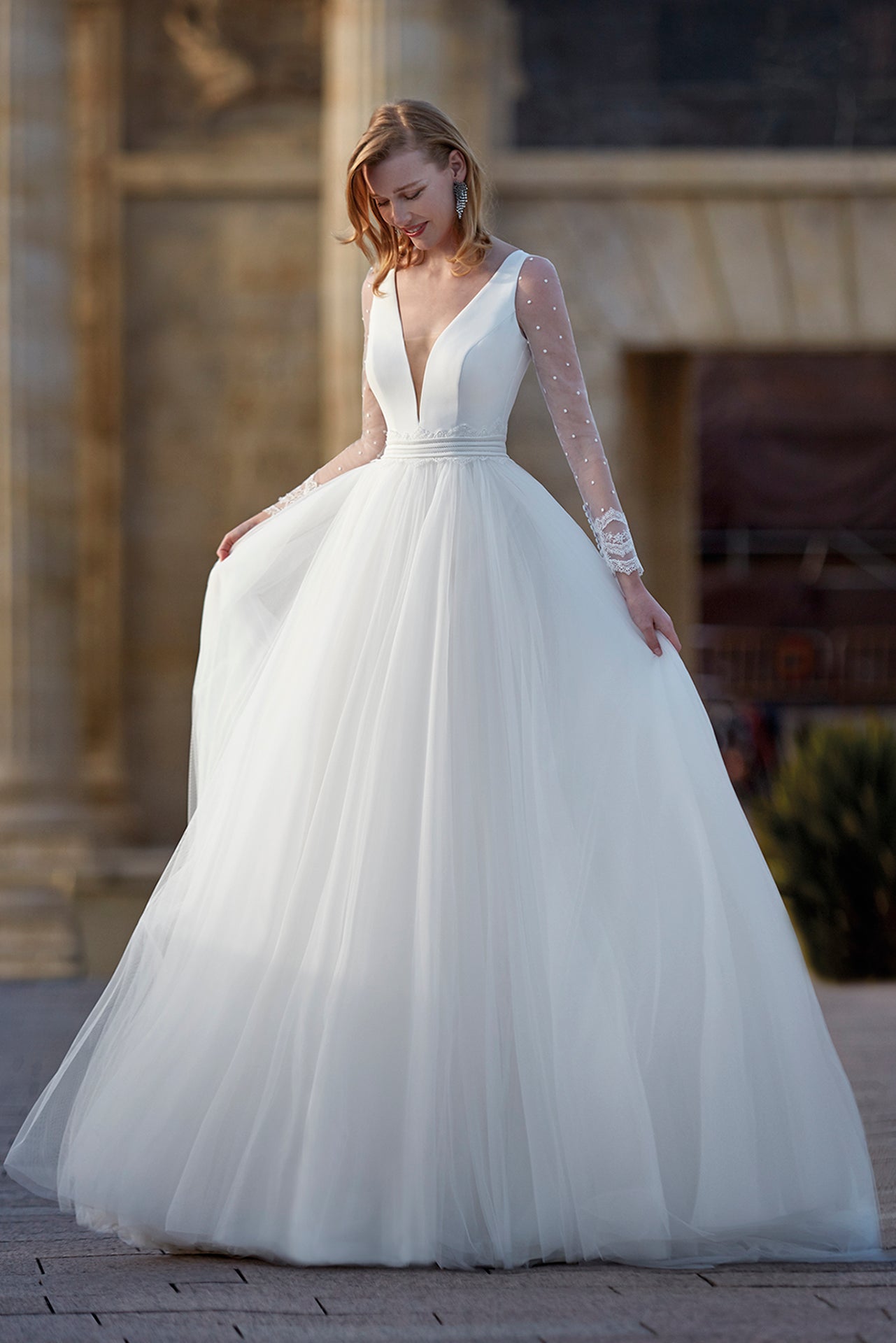 princess cut dresses Crepe and Tulle Long-Sleeved Dress White / FR 52 custom_FRESHMAN PROM Cotton Poplin Button-Down Shirt sleeveless bodice Size:dress size pants : 44