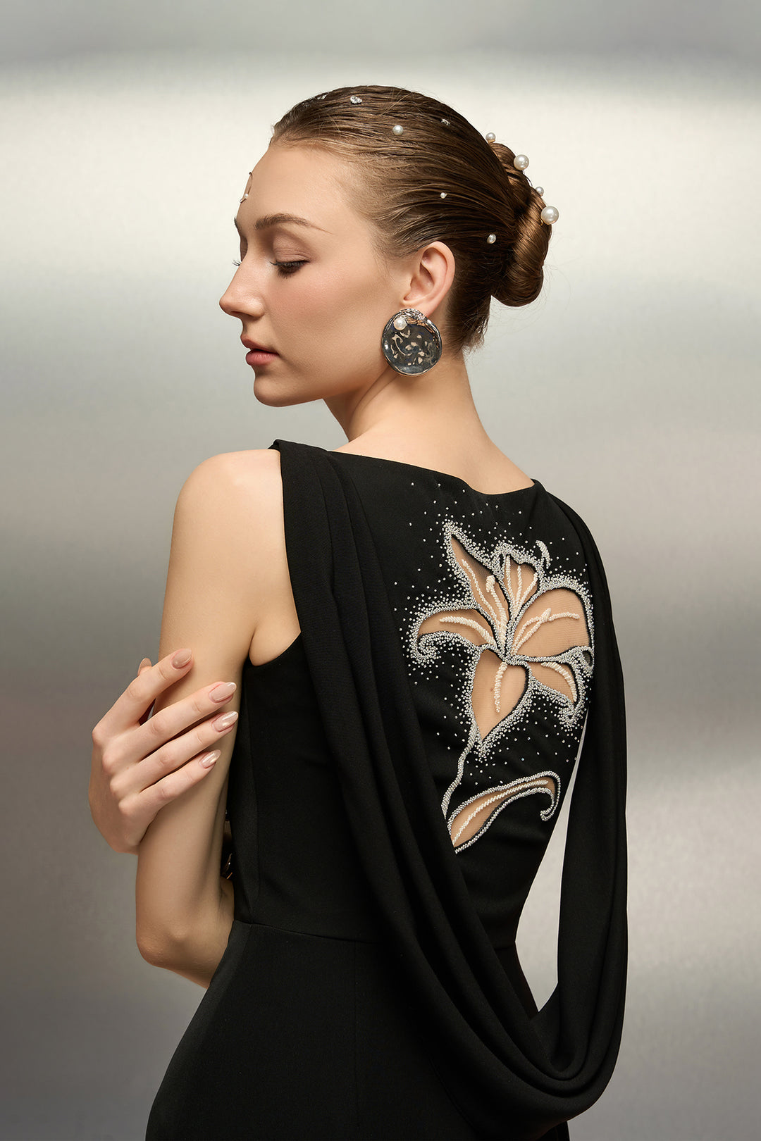 Fitted Bodice Straight Silhouette