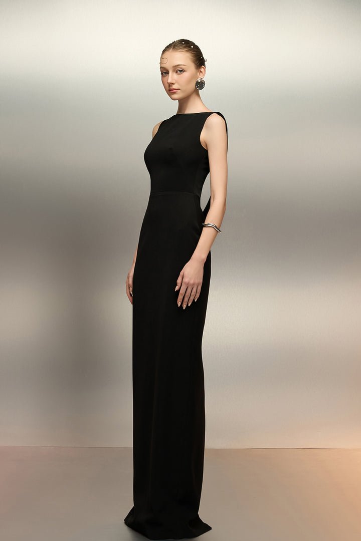 Fitted Bodice Straight Silhouette