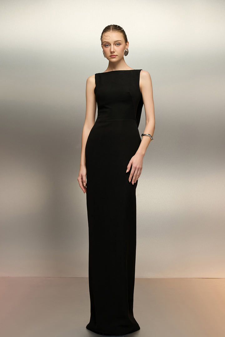 Fitted Bodice Straight Silhouette
