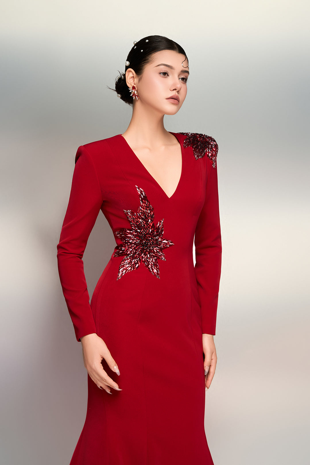 V-neckline Silhouette Crepe Dress