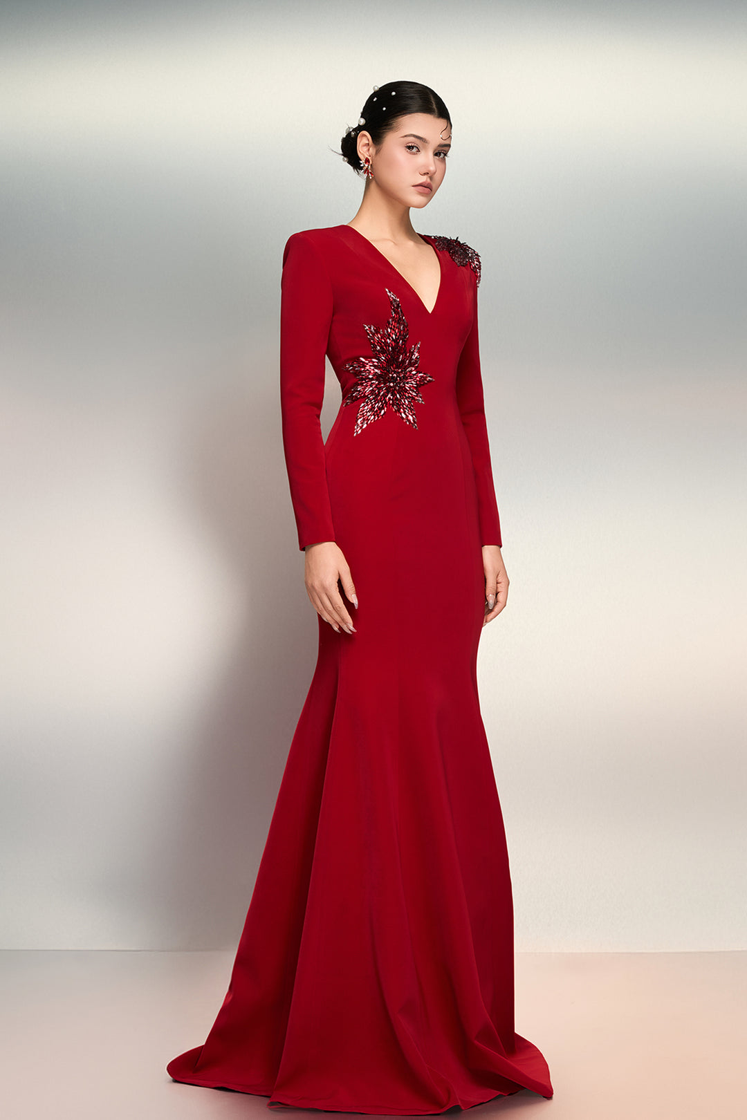 V-neckline Silhouette Crepe Dress