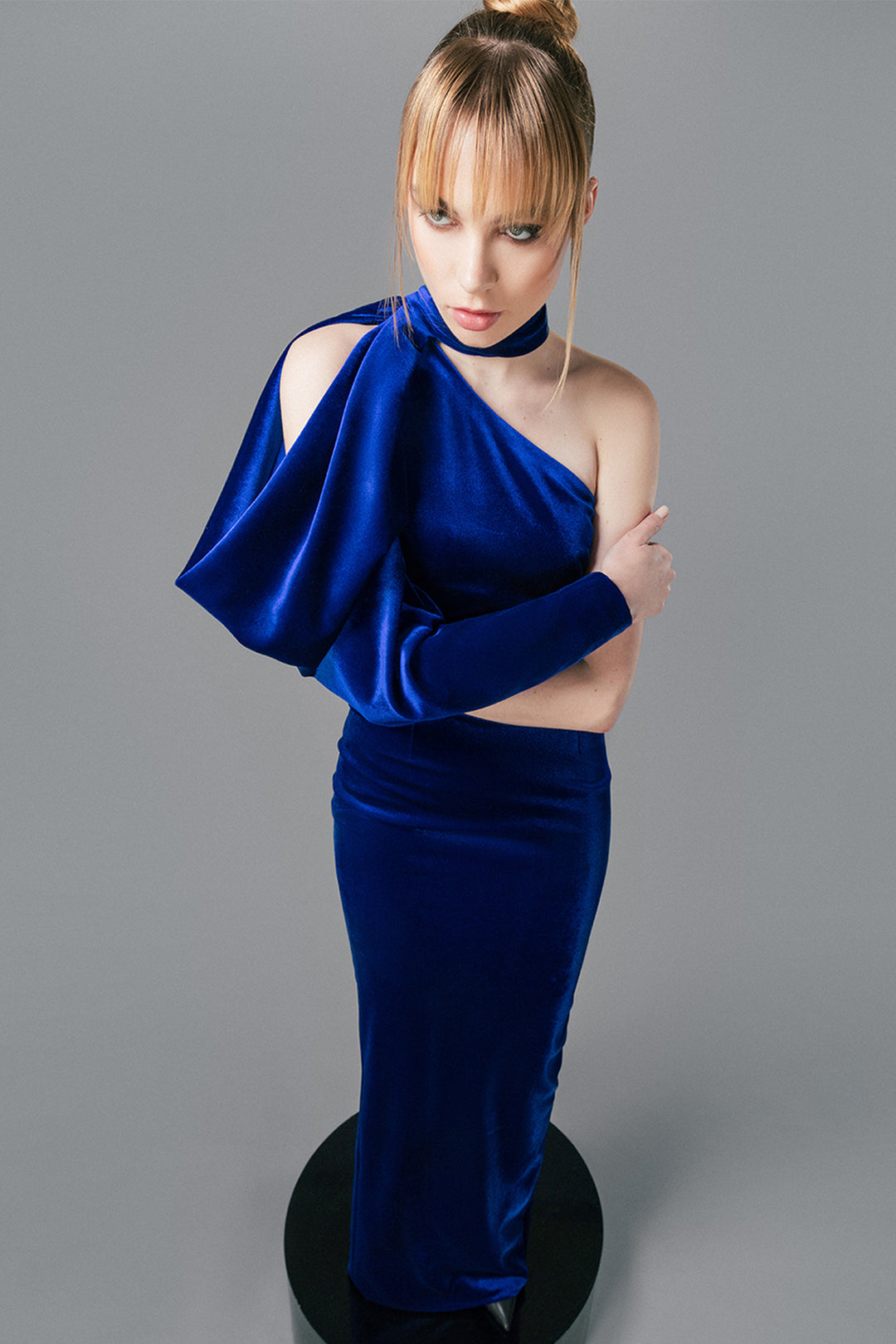 One-Shoulder Column Long Velvet Dress