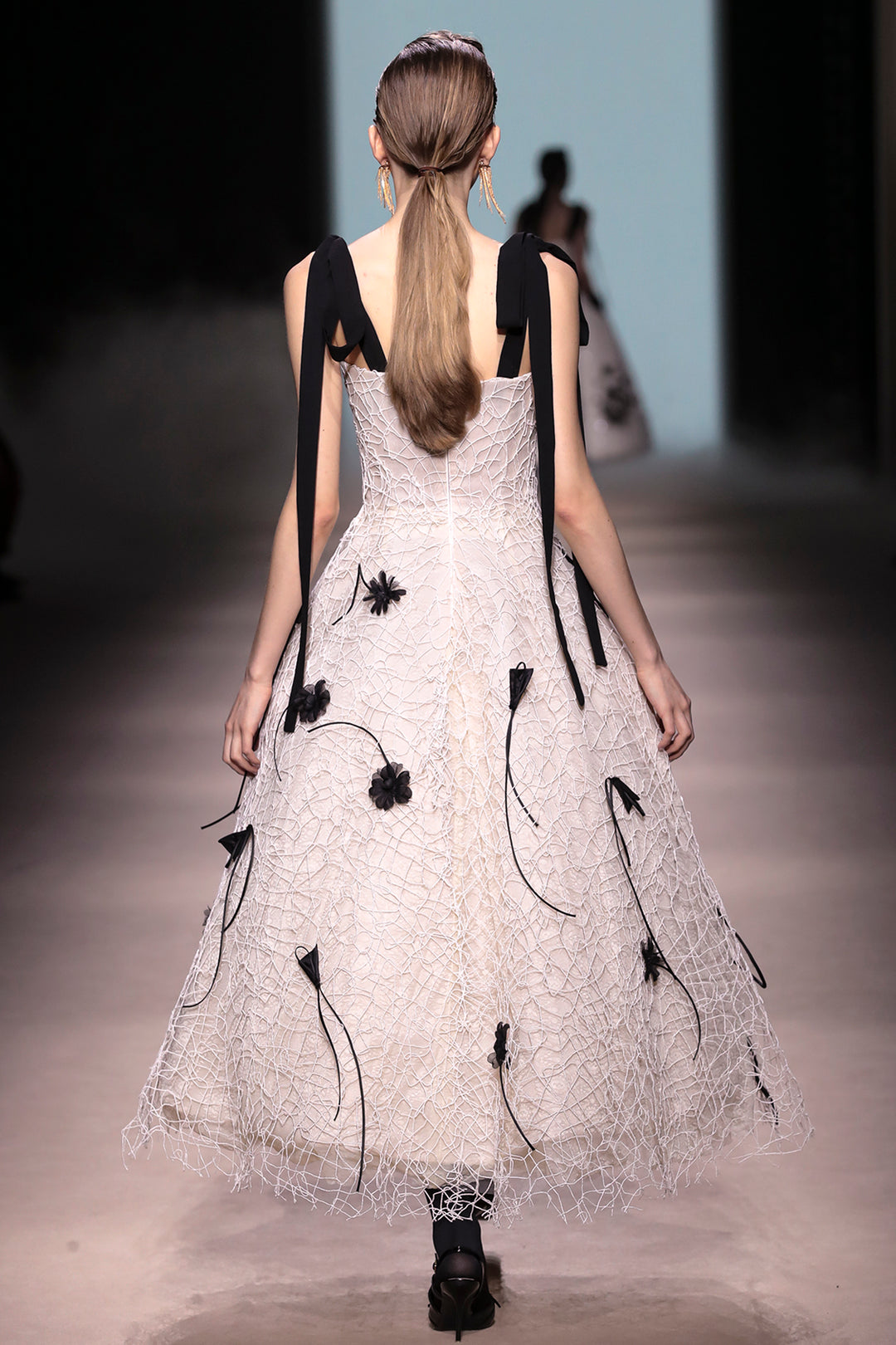 A-Line Midi Dress with 3D Floral Appliqué White / FR 36