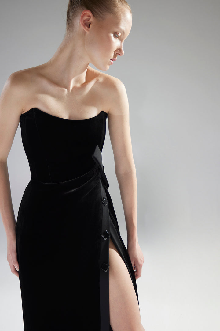 Minimalist Strapless A-line