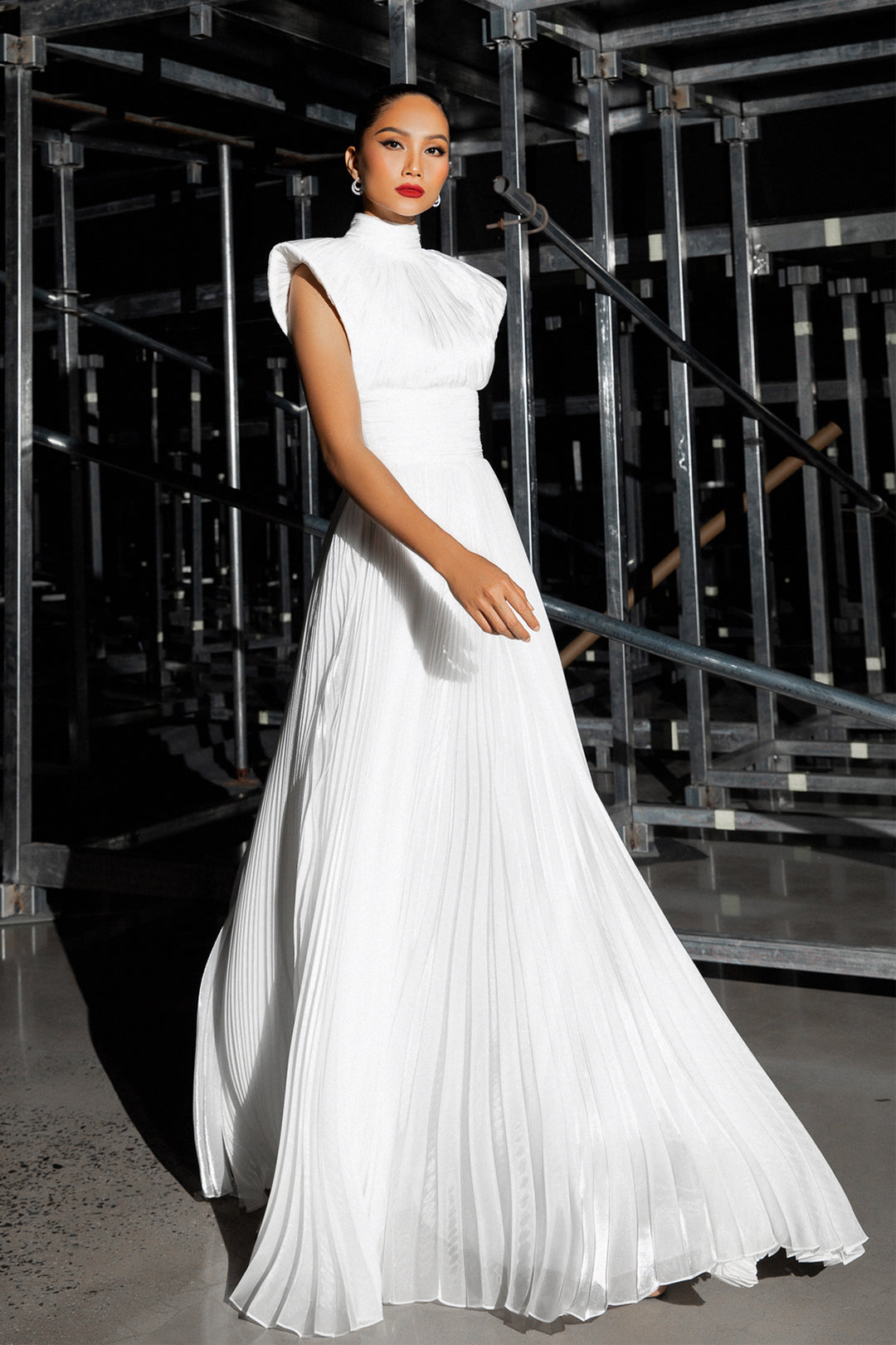 Pleated A-line Dress with Shoulder Pads White / FR 48 Pleated A-line Dress with Shoulder Pads White / FR 48