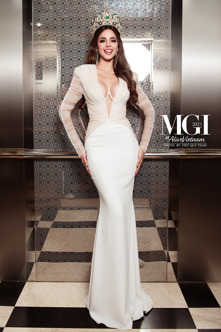 Long-Sleeved White Mermaid Gown