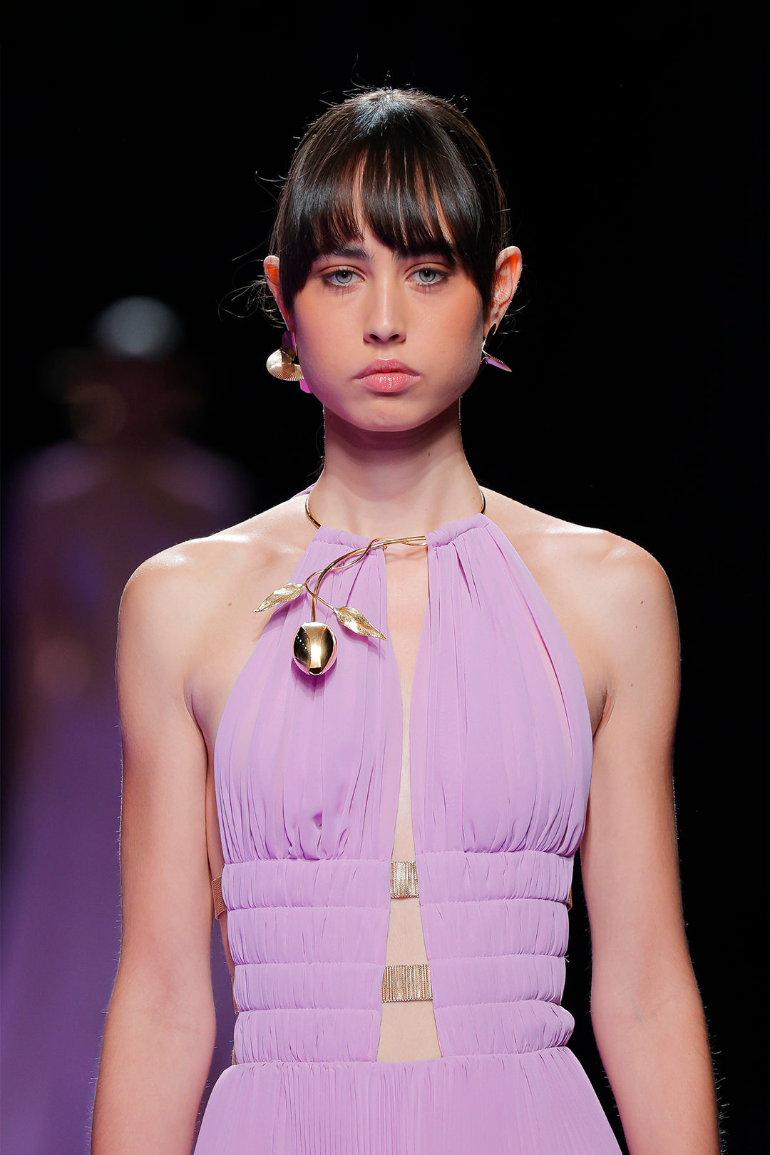 Halter Neck Dress with Gold Leaf Brooch and Quilted Waist Lilac / US 12