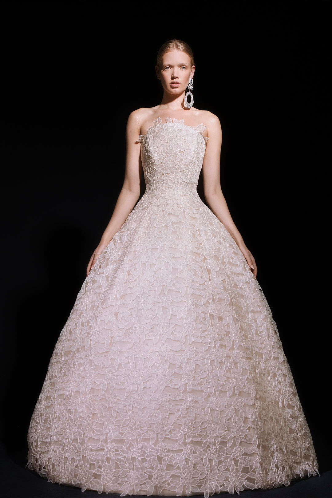 Princess Silhouette Wedding Dress with Sweetheart Neckline M.R DESIGN Princess Silhouette Wedding Dress with Sweetheart Neckline M.R DESIGN