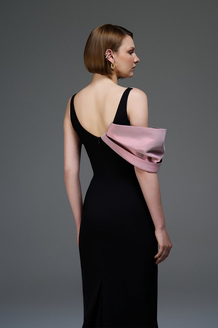 Floor-Length Dress with Ribbon Detail