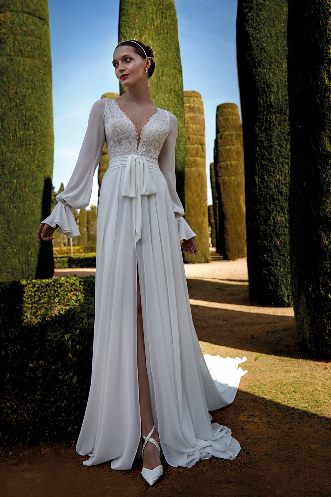 Crepe Georgette Long-Sleeved Flared Dress Ivory / FR 52 Crepe Georgette Long-Sleeved Flared Dress Ivory / FR 52