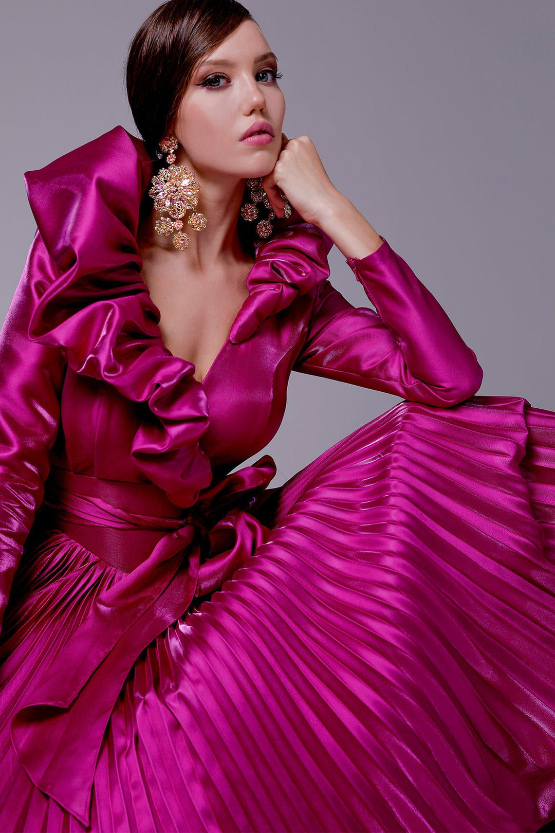 Tafta Ramaje Short Dress with V-Neckline