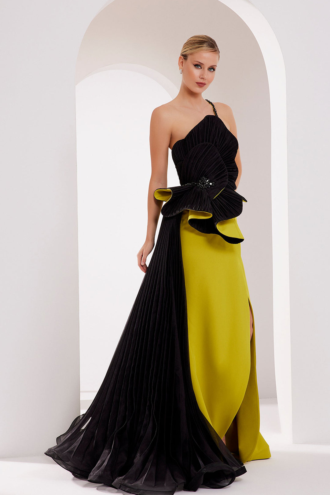 Heart-Shaped Bust Crepe-Organza Dress with Tail