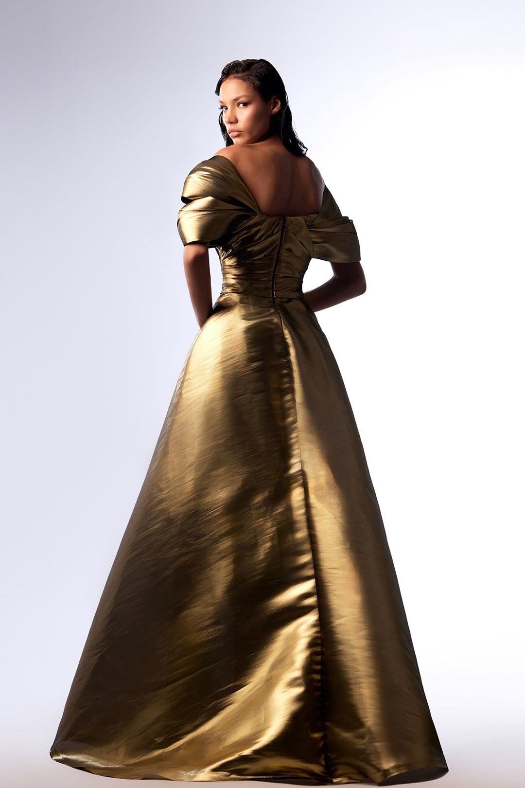 Draped off shoulder metaalic Gold dress Gold / US 16 Draped off shoulder metaalic Gold dress Gold / US 16