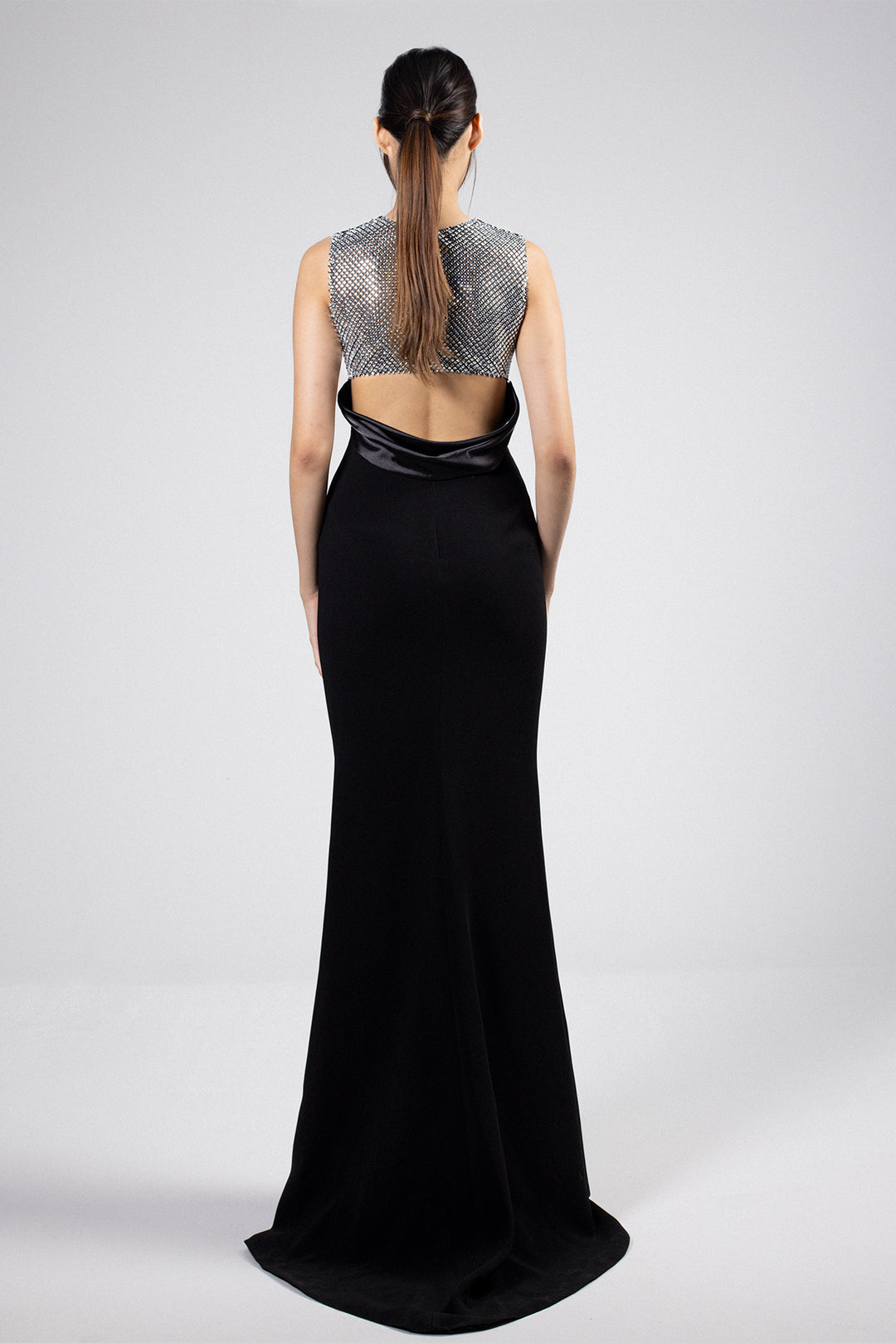 Floor-Length Sleeveless Dress with Center Slit and Open Back Cutout M.R DESIGN Floor-Length Sleeveless Dress with Center Slit and Open Back Cutout M.R DESIGN
