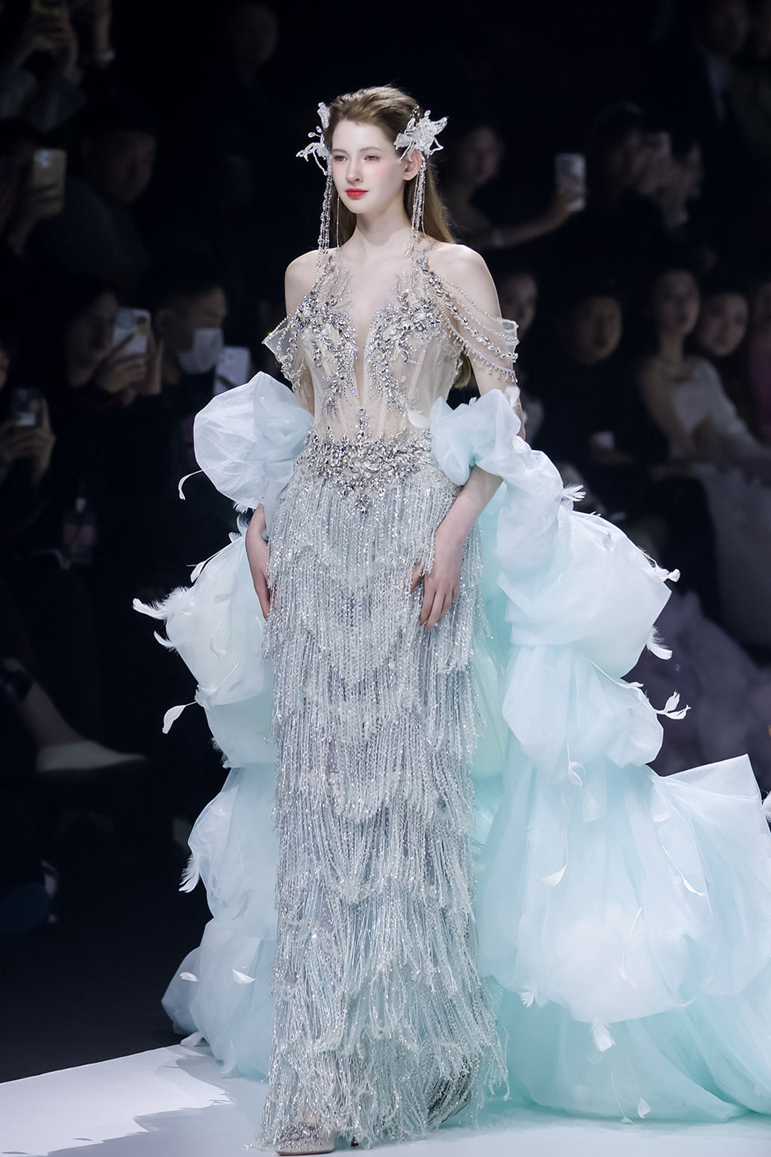 embroidered column dress Oscar de La Renta Mother-of-pearl Embroidered Column Gown