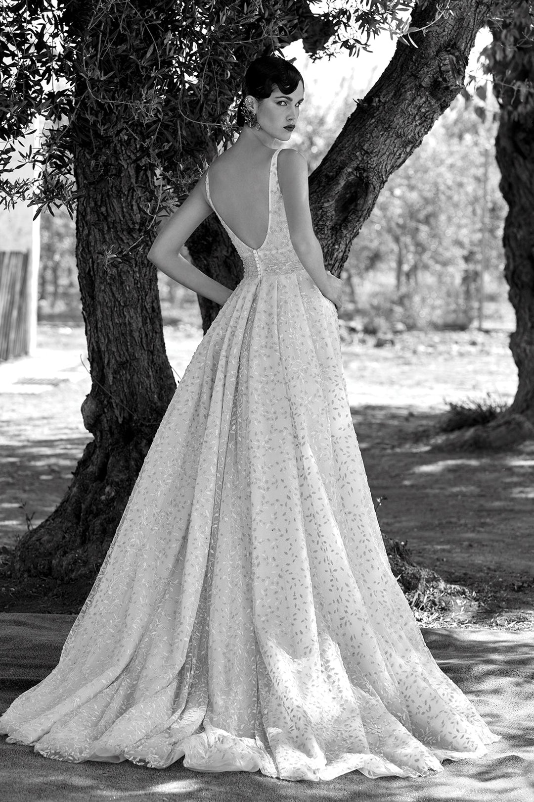 V-neck Glitter Tulle With An Overskirt Wedding Dress Off-White / FR 52 V-neck Glitter Tulle With An Overskirt Wedding Dress Off-White / FR 52