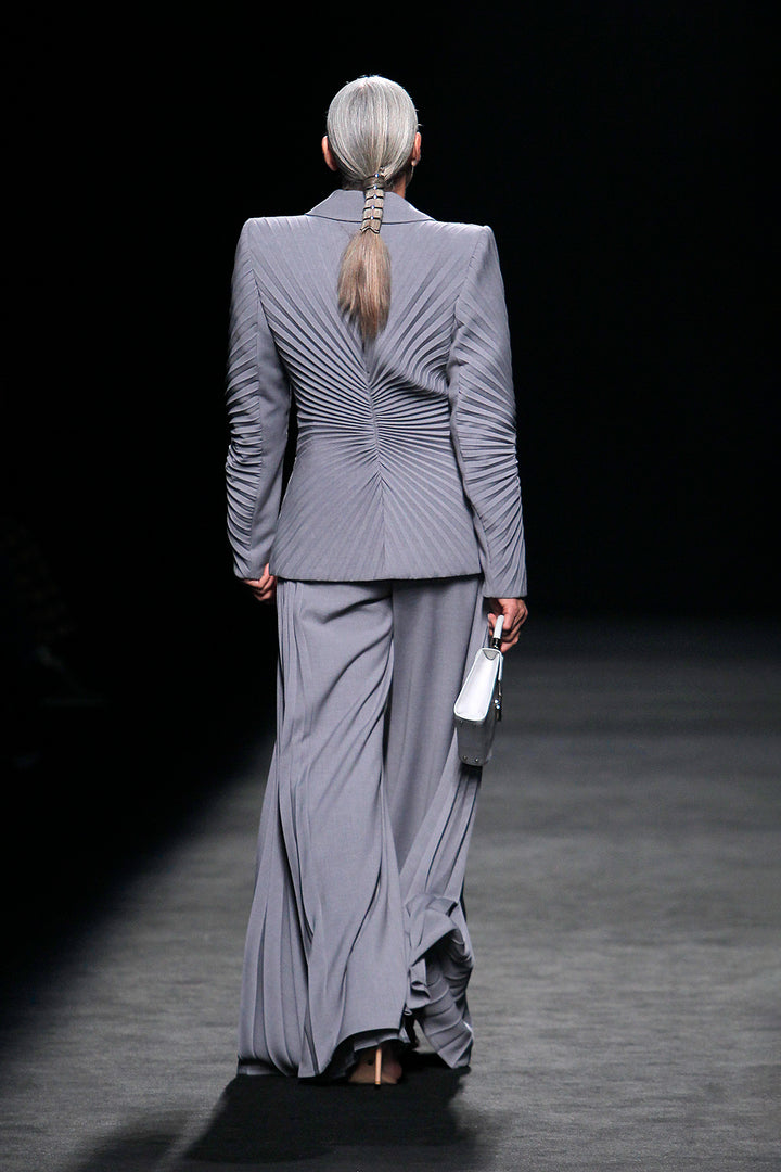 Oversized Pleated Suit