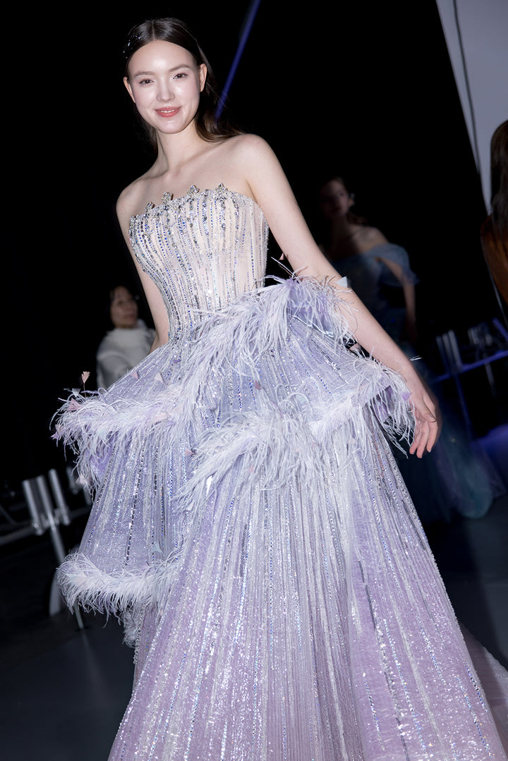 Feather Detailed Strapless Dress