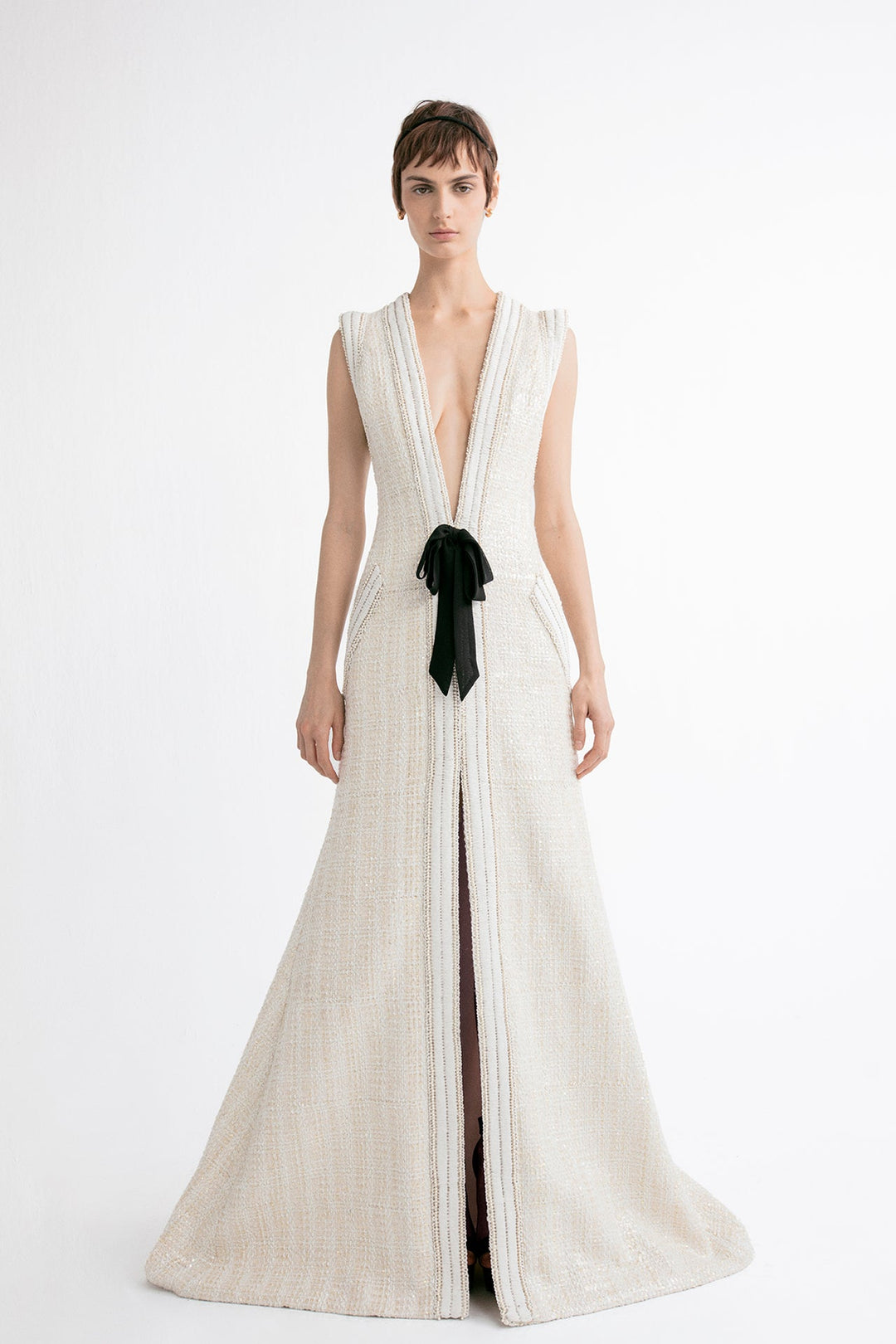 Plunging neckline sleeveless gown Off-White / FR 48 Plunging neckline sleeveless gown Off-White / FR 48