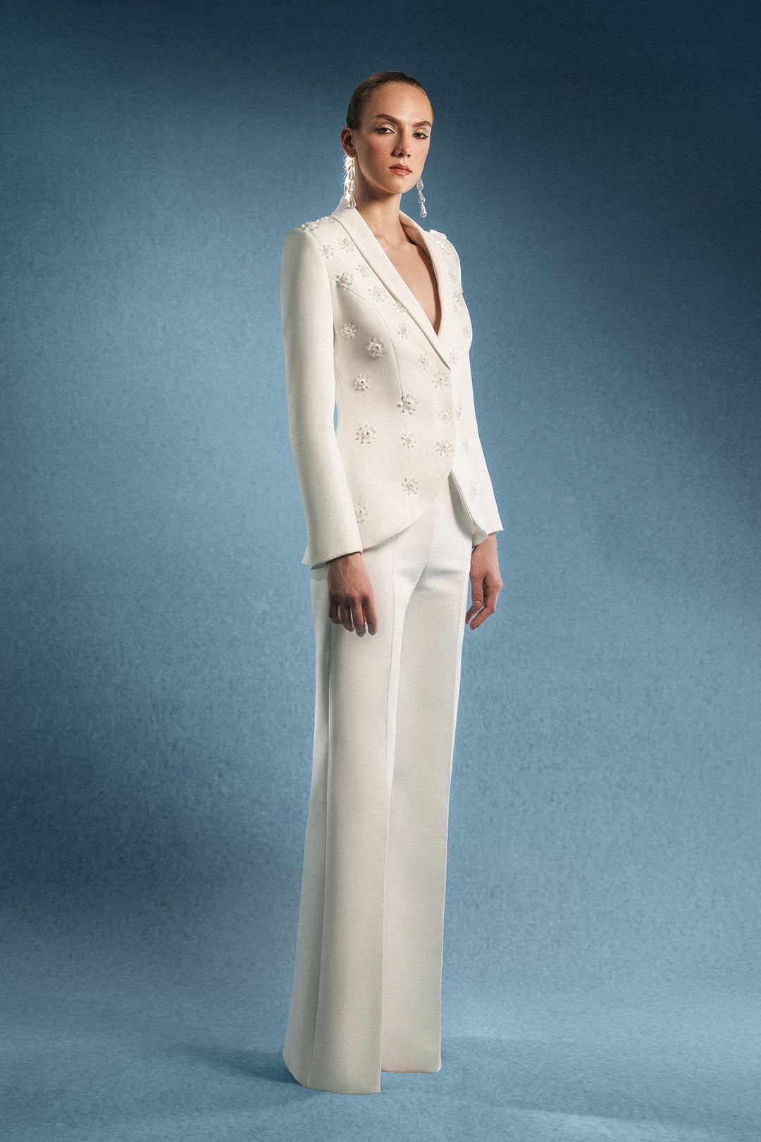 Beaded Crepe Suit Off-White / US 12 Beaded Crepe Suit Off-White / US 12