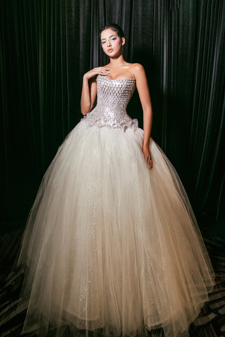Strapless Neckline With Layered Tulle Skirt
