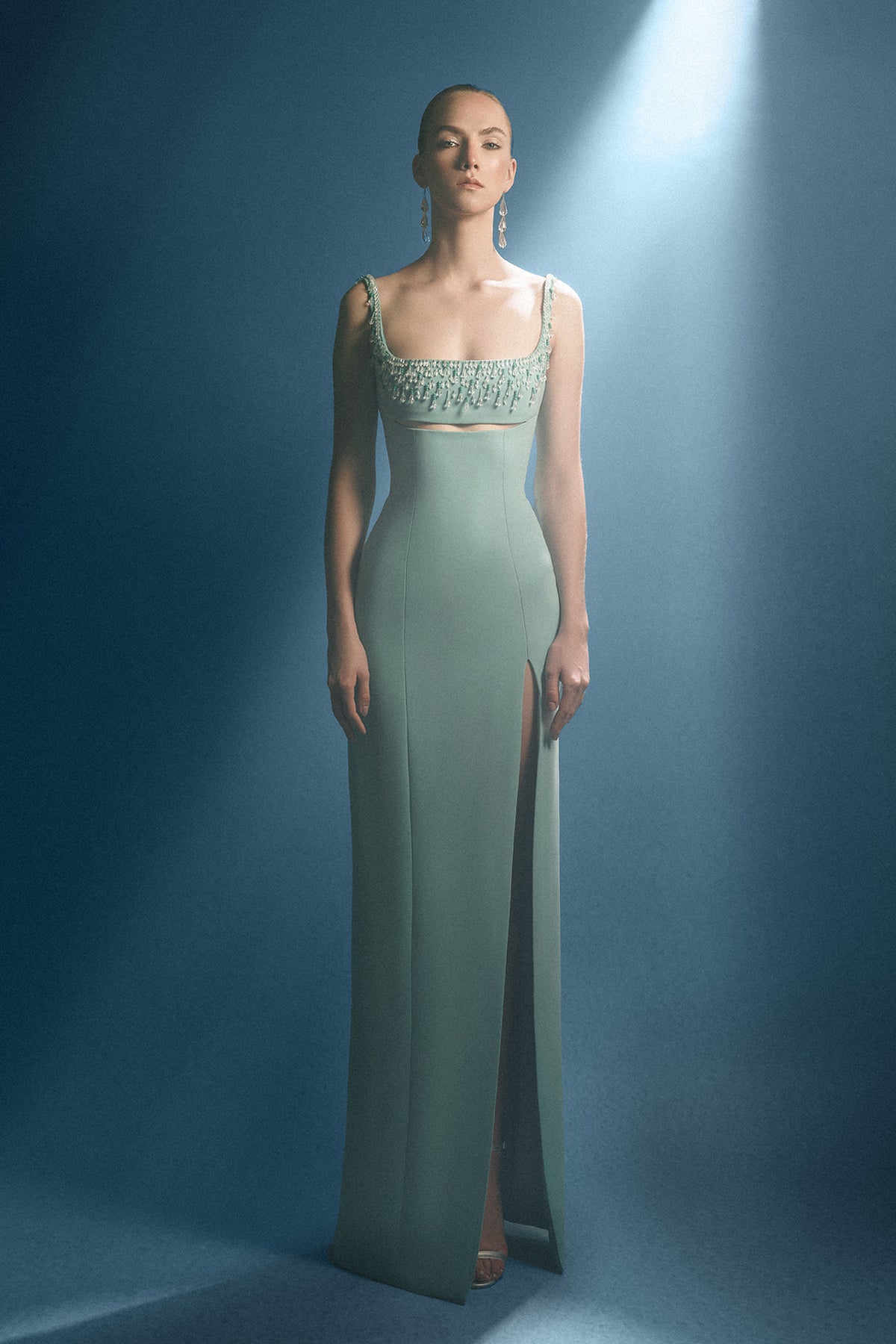 Crepe Sleeveless Sheath Dress – M.R DESIGN