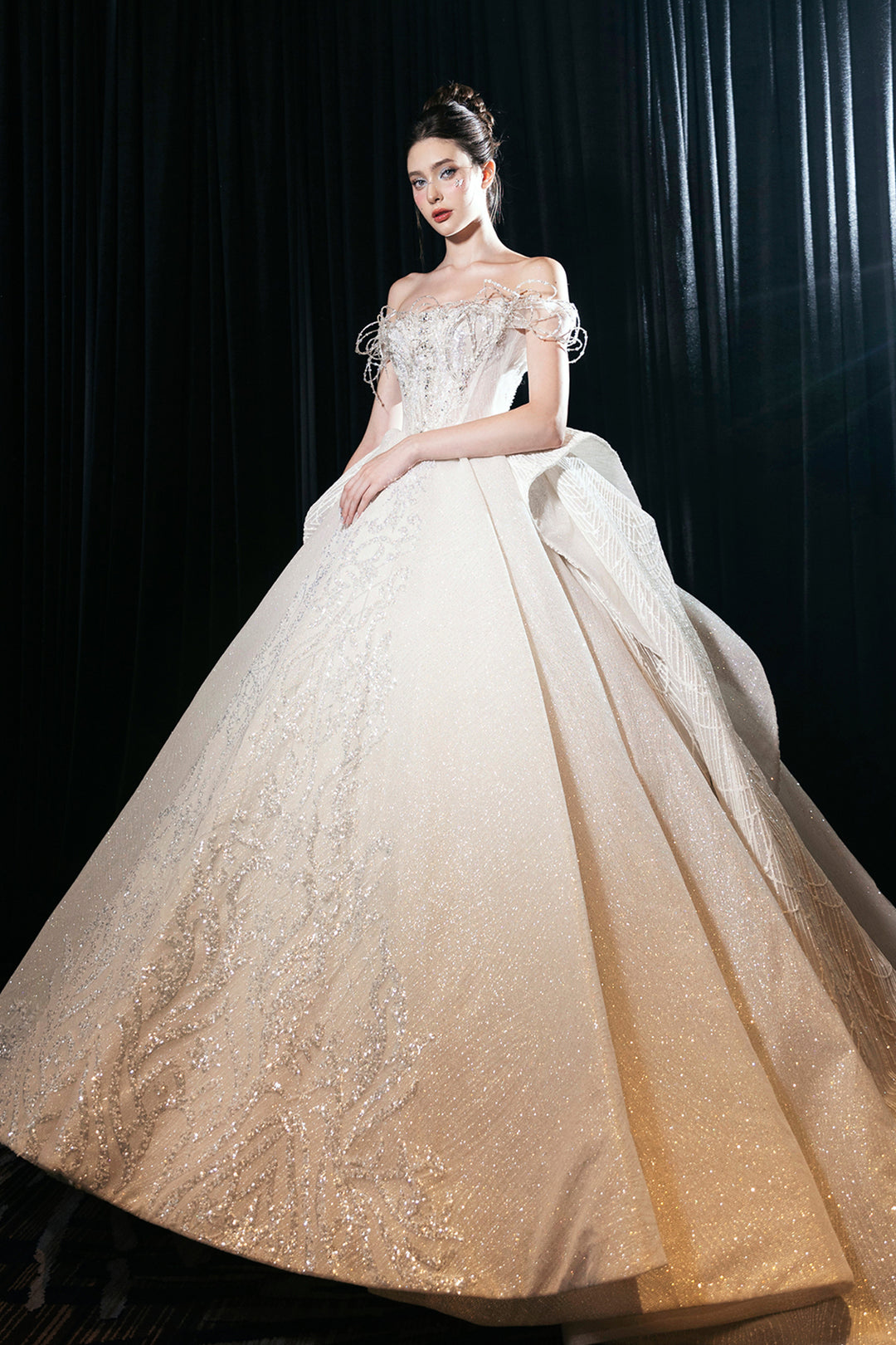 A-Line Dress with Embroidery Ivory / FR 44 A-Line Dress with Embroidery Ivory / FR 44