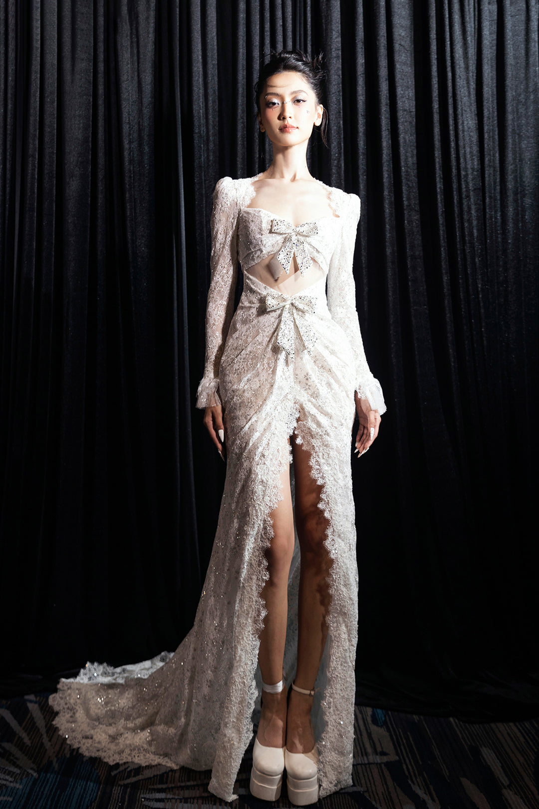 A-Line Dress with Embroidered Bodice Ivory / FR 42 A-Line Dress with Embroidered Bodice Ivory / FR 42