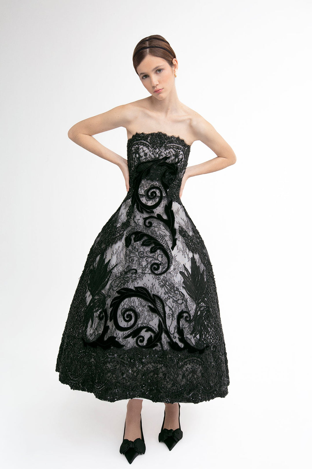 Tulle and Lace Strapless A-line Midi Dress Black & White / FR 48 Tulle and Lace Strapless A-line Midi Dress Black & White / FR 48