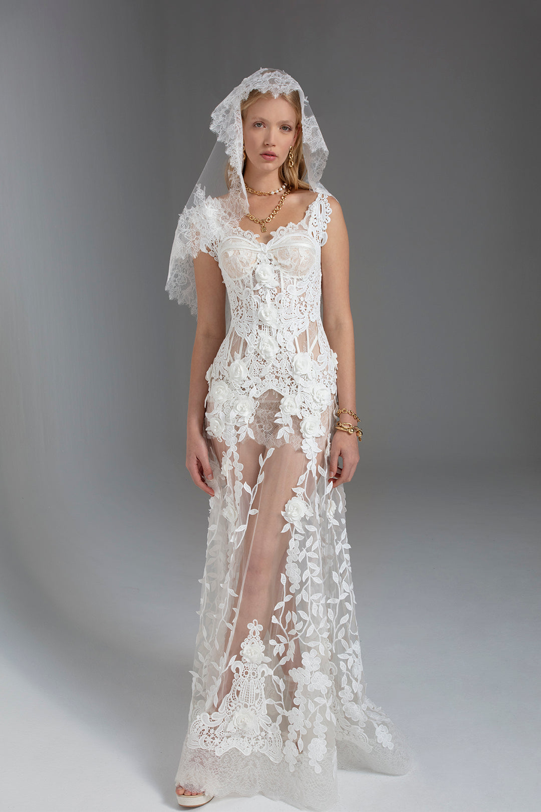 Fitted Wedding Dress with Corset Bustier Bodice, Floral Appliqus, and M.R DESIGN Fitted Wedding Dress with Corset Bustier Bodice, Floral Appliqus, and M.R DESIGN