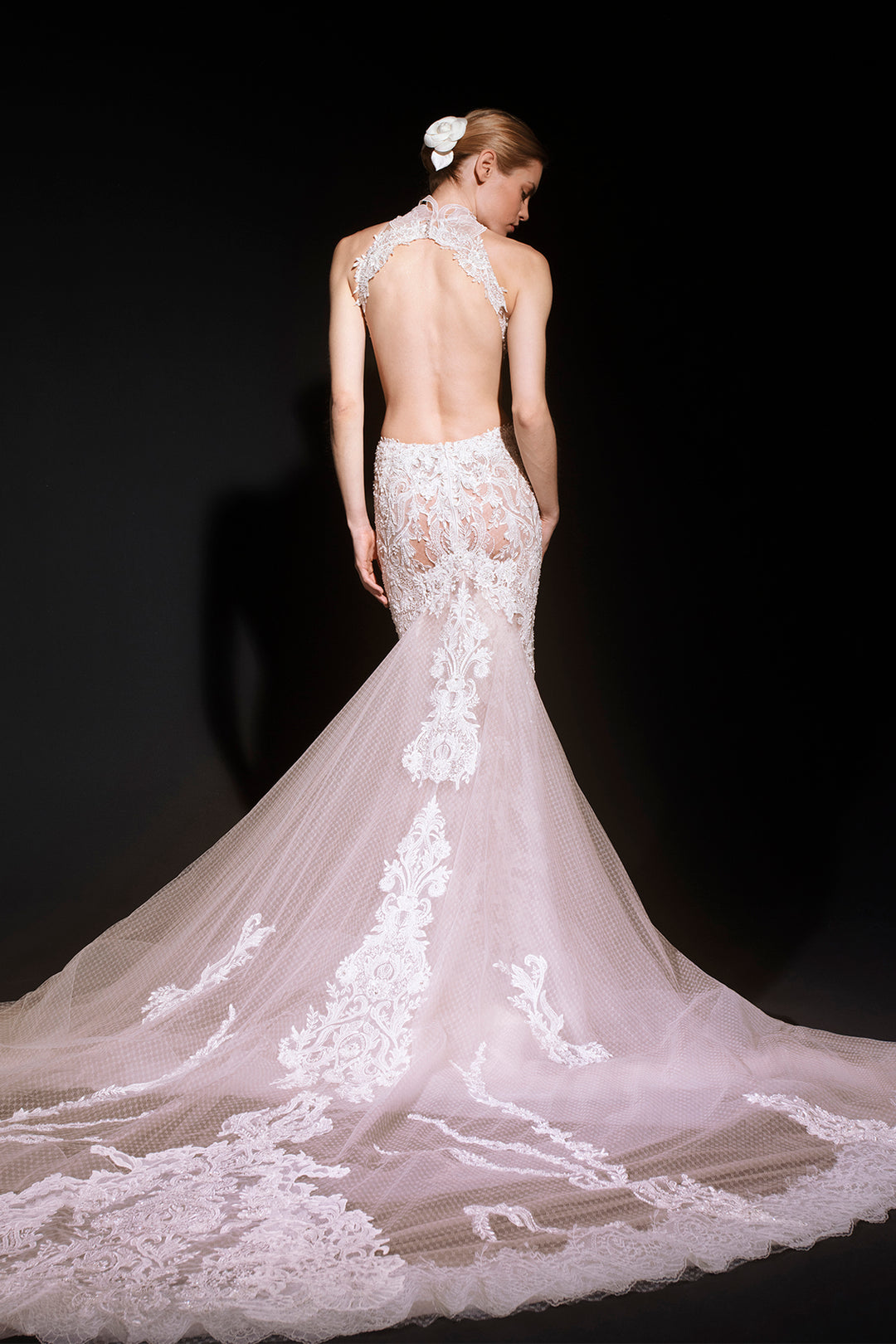 Wedding Dress with Halter Neckline and Backless Design M.R DESIGN Wedding Dress with Halter Neckline and Backless Design M.R DESIGN