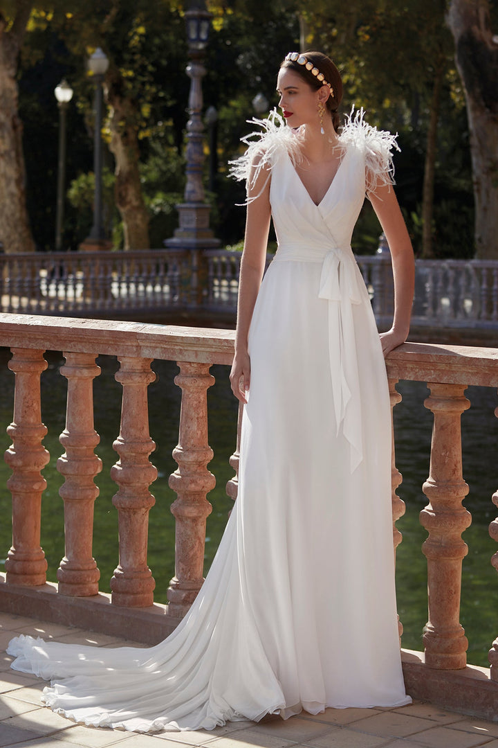 Off-White Sleeveless Long Wedding Dress