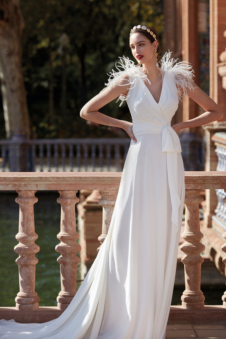 Off-White Sleeveless Long Wedding Dress