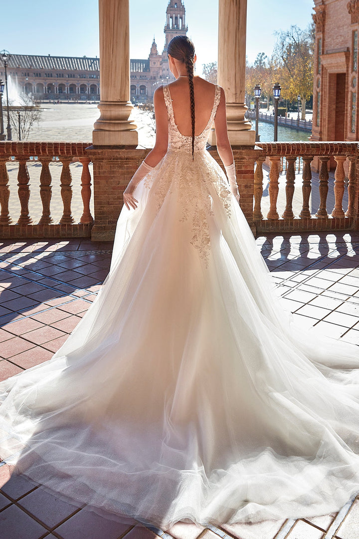 Off-White Lace Wedding Dress