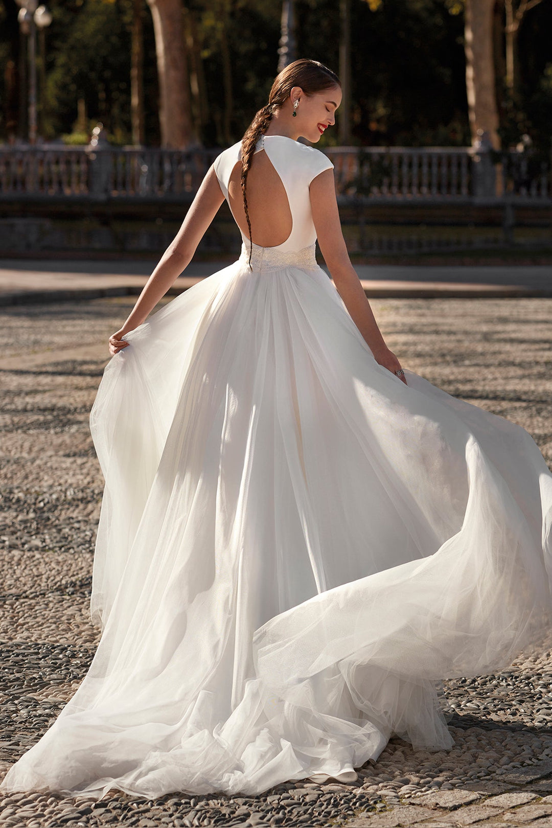 Sleeveless Off-White A-Line Wedding Dress