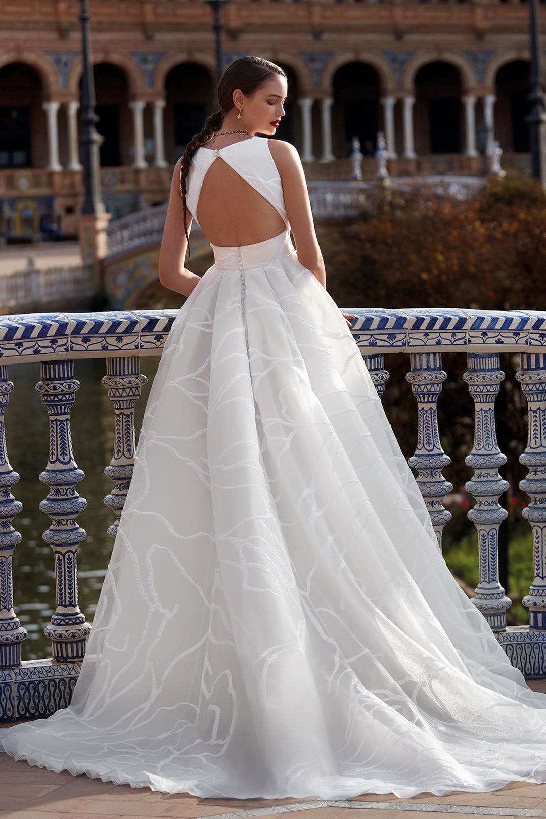 Organza Off-White Wedding Dress