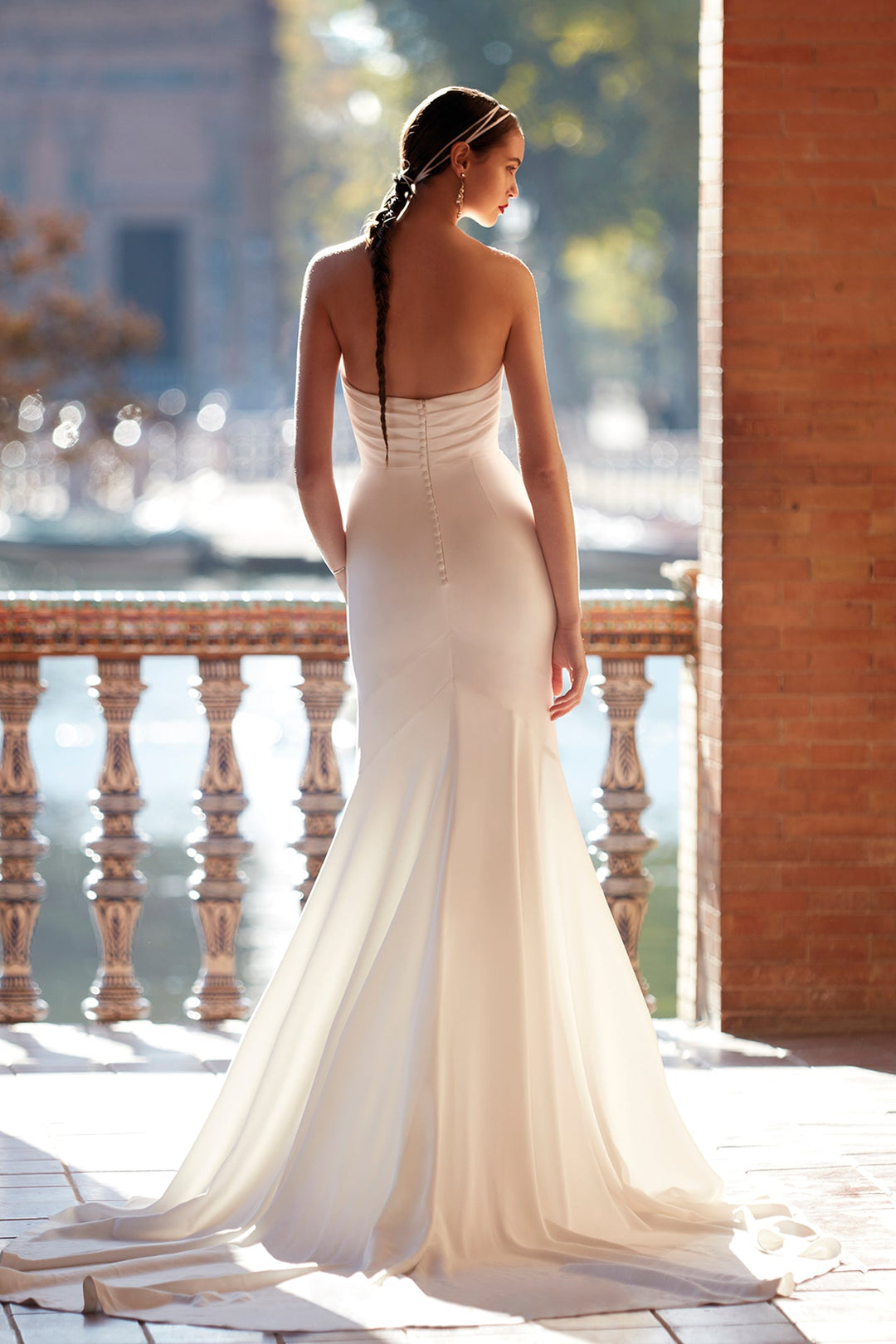 Off-White Mermaid Wedding Dress