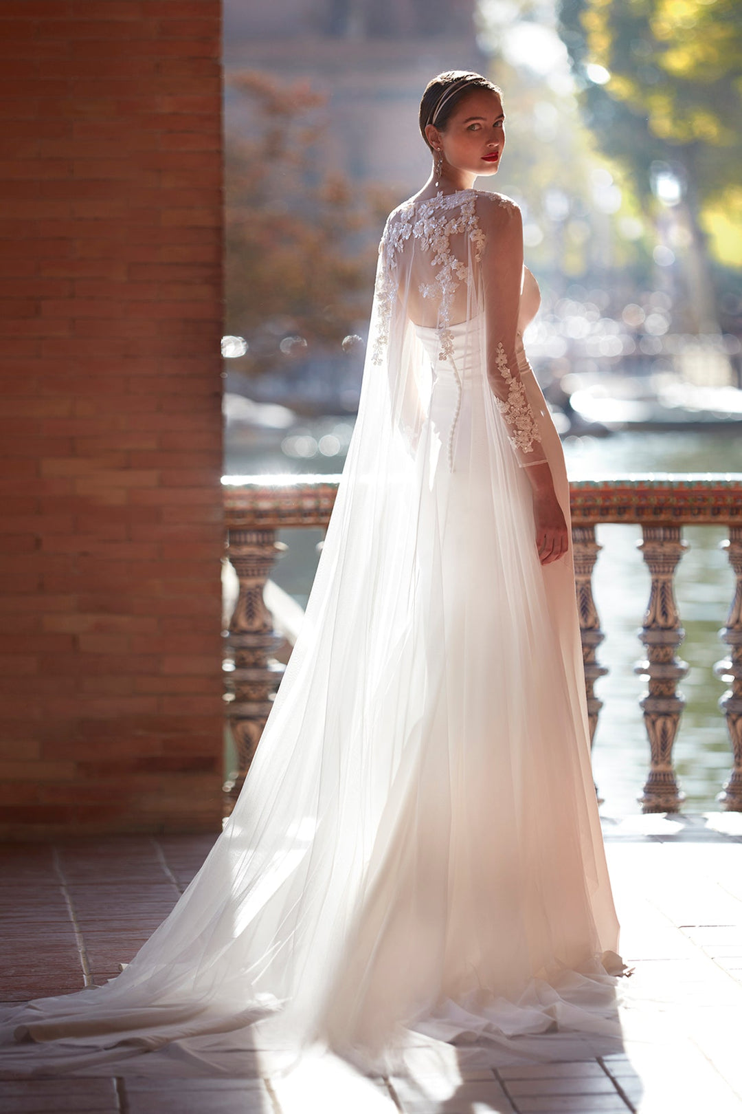 Off-White Mermaid Wedding Dress