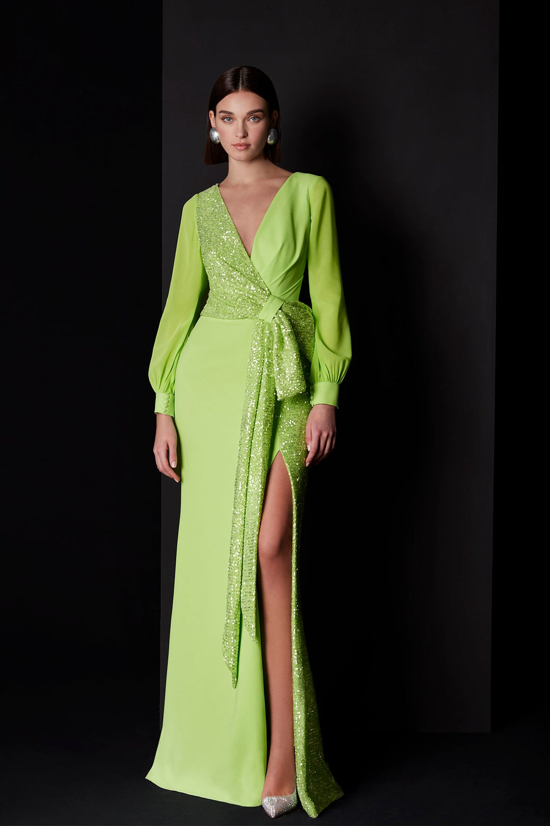 High slit crepe dress with beaded sequins Green / FR 42 High slit crepe dress with beaded sequins Green / FR 42