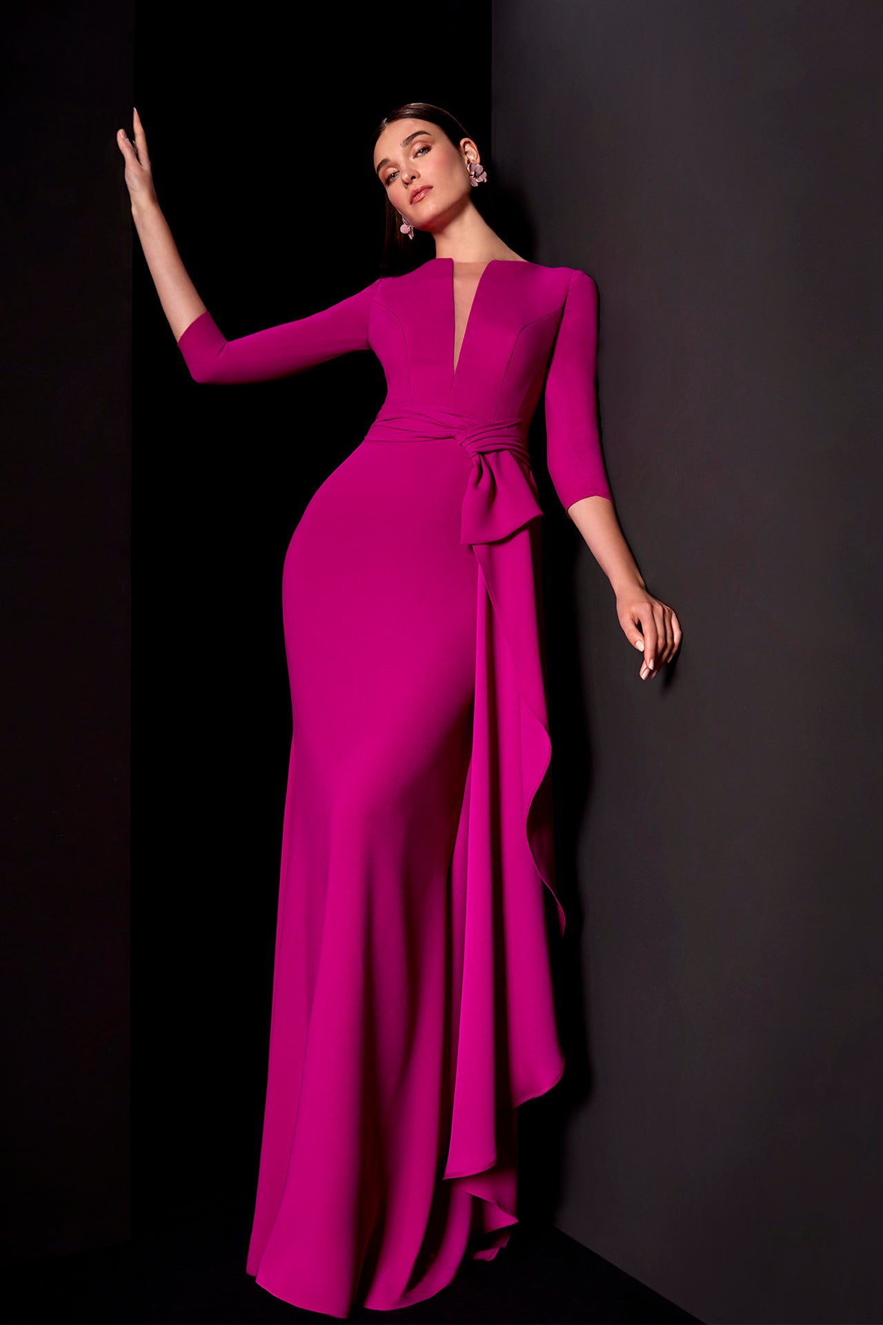 M R Design V-Neckline Dress with Bow Detail – M.R DESIGN