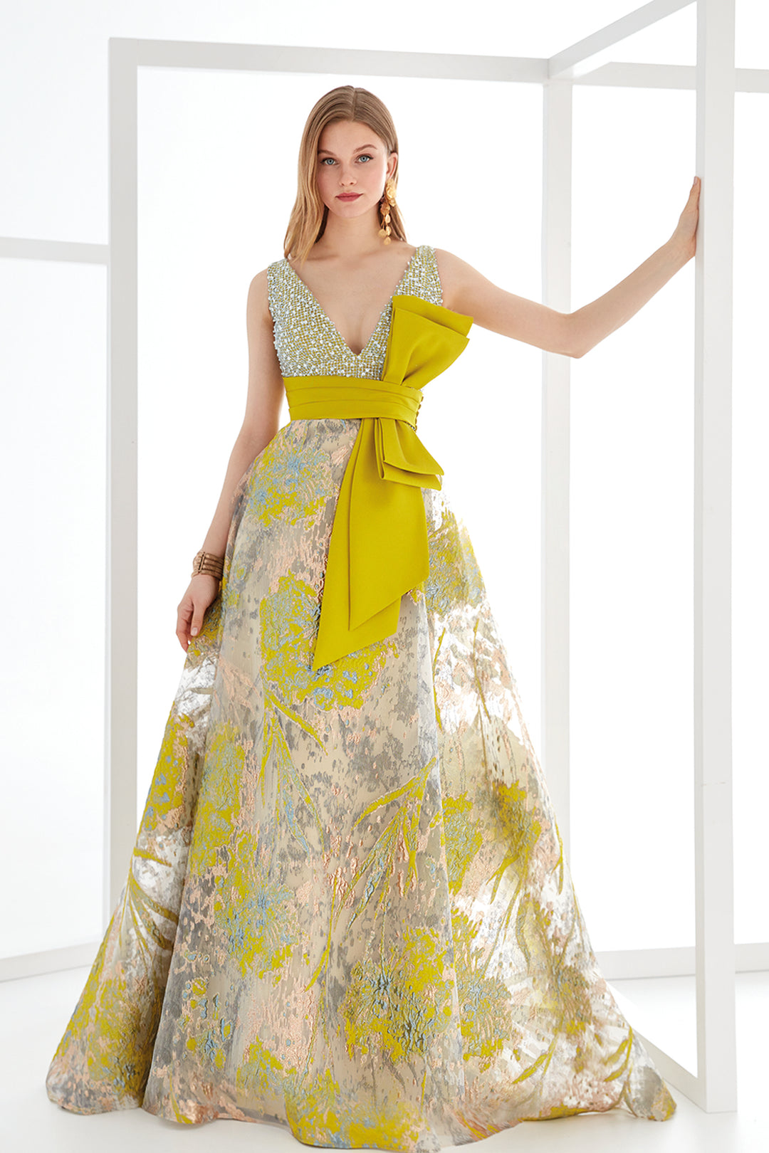 Asymmetric-Shoulder V-Neck Dress Yellow / FR 52