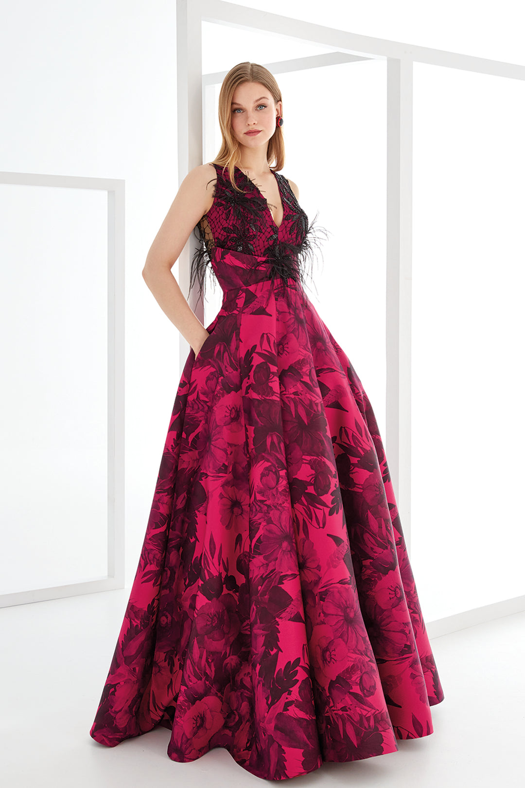 Sleeveless Floral Gown Fuchsia / FR 38 Sleeveless Floral Gown Fuchsia / FR 38