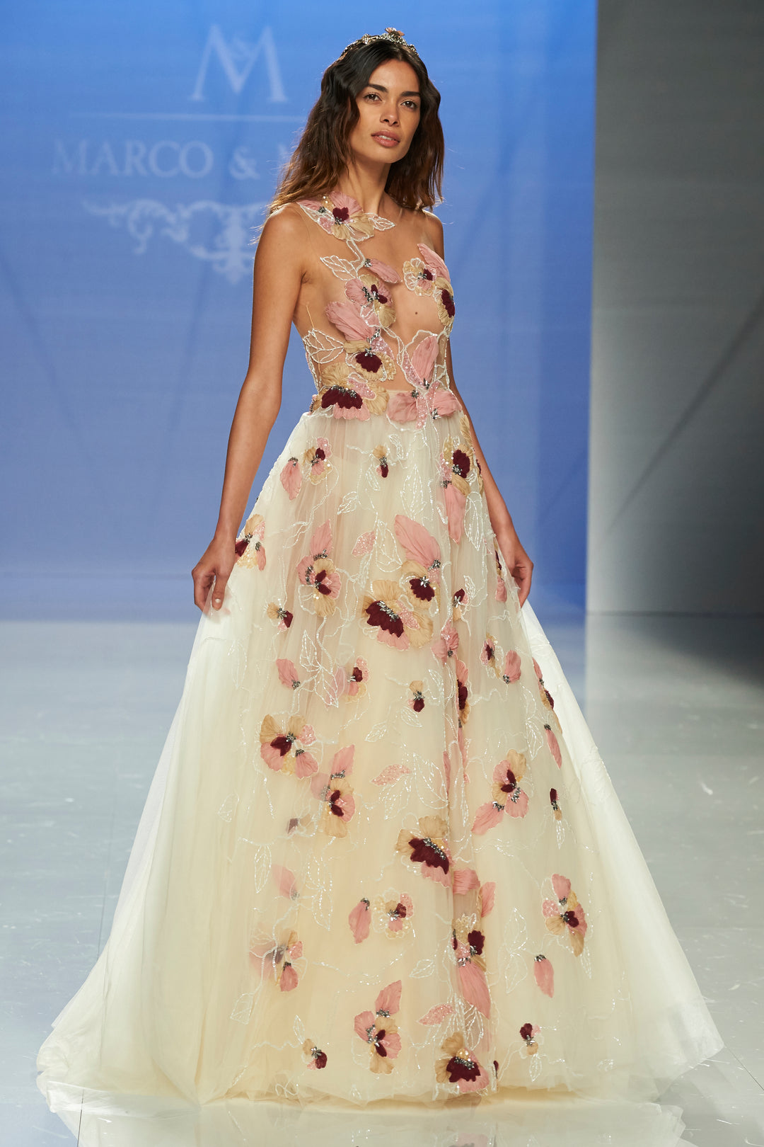Floral Embroidered A-Line Dress Off-White / US 6 Floral Embroidered A-Line Dress Off-White / US 6