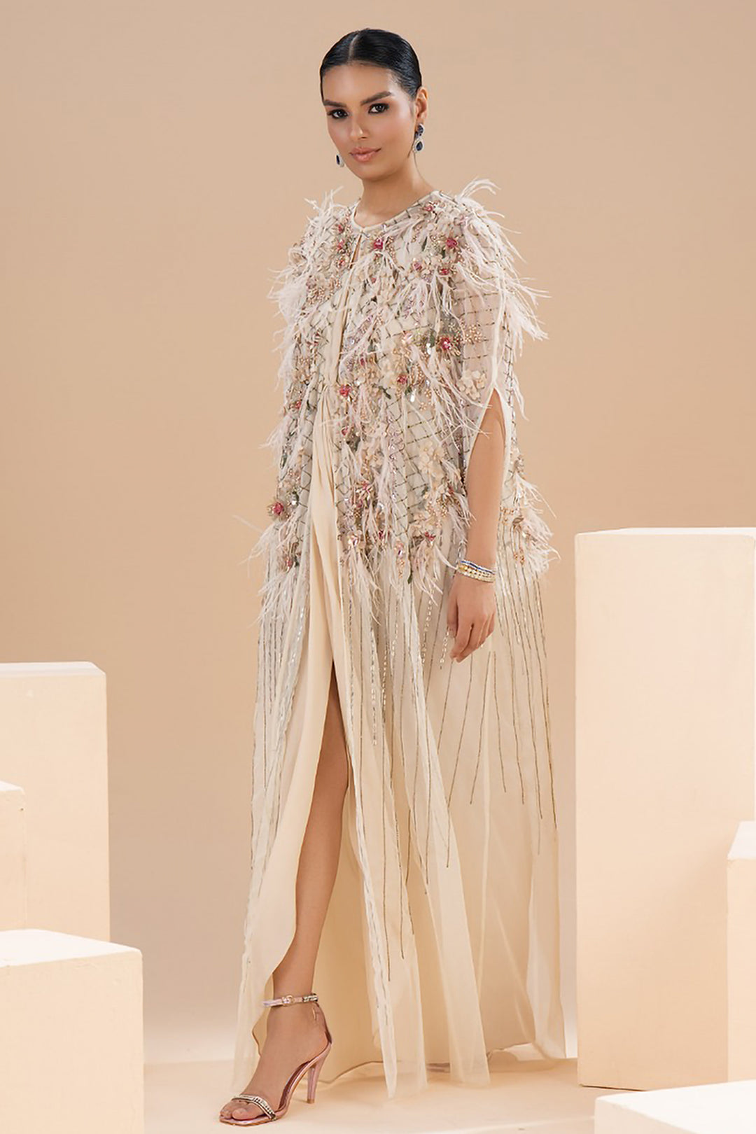 Playful Knots with Embroidered Capes