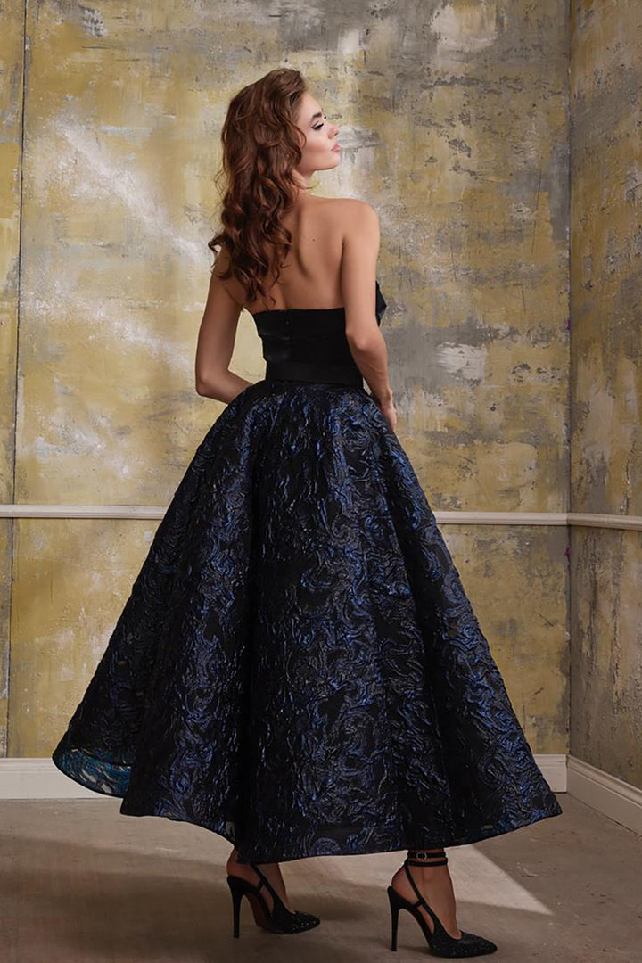 A-Lined Black Midi Strapless Puffed Sleeves