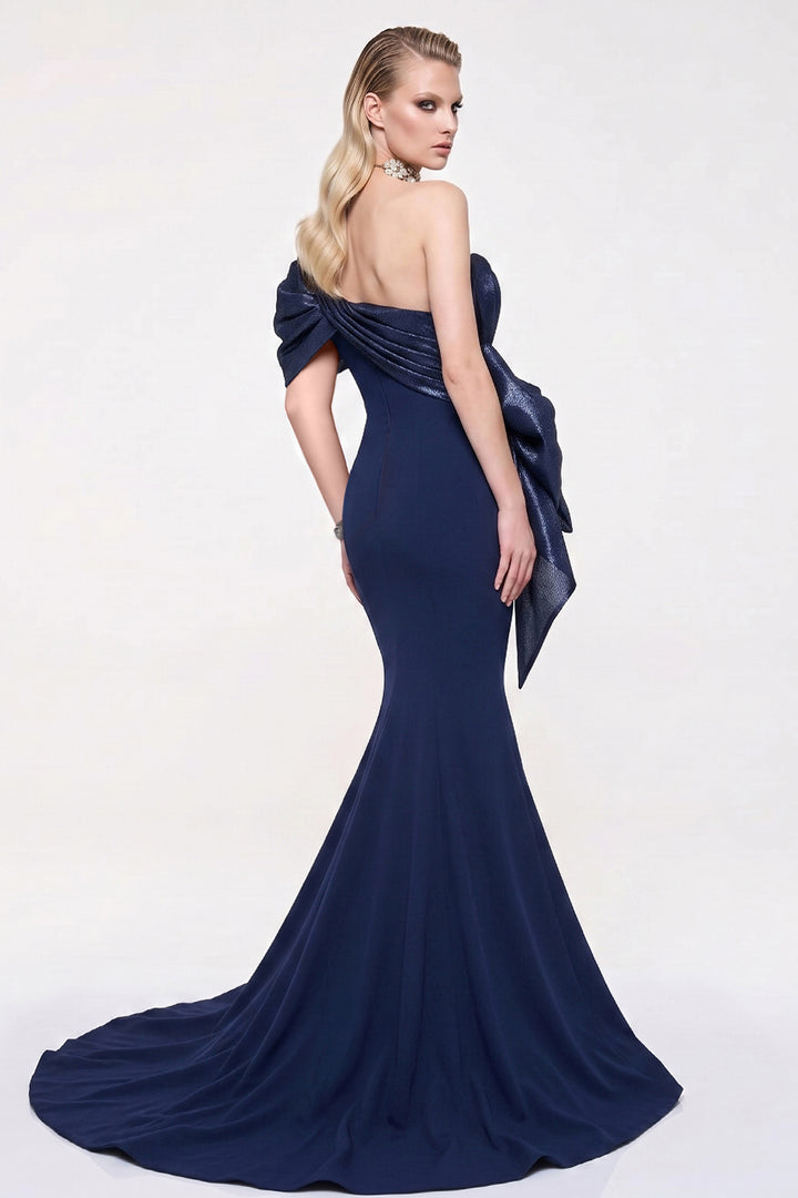 One-Shoulder Sculpted Bow with Mermaid Dress