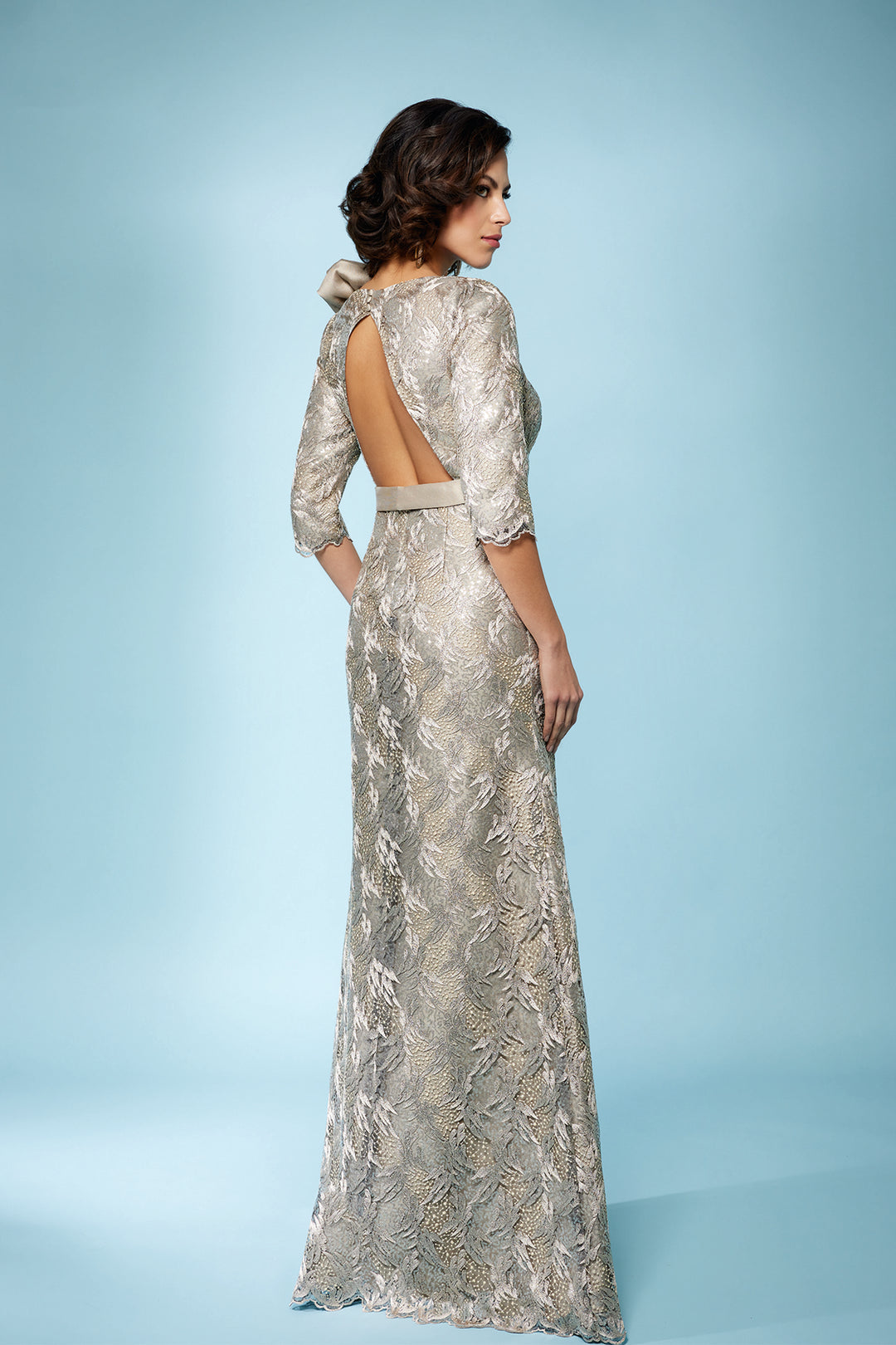 Tulle Mermaid Dress with V-Neck and Flower