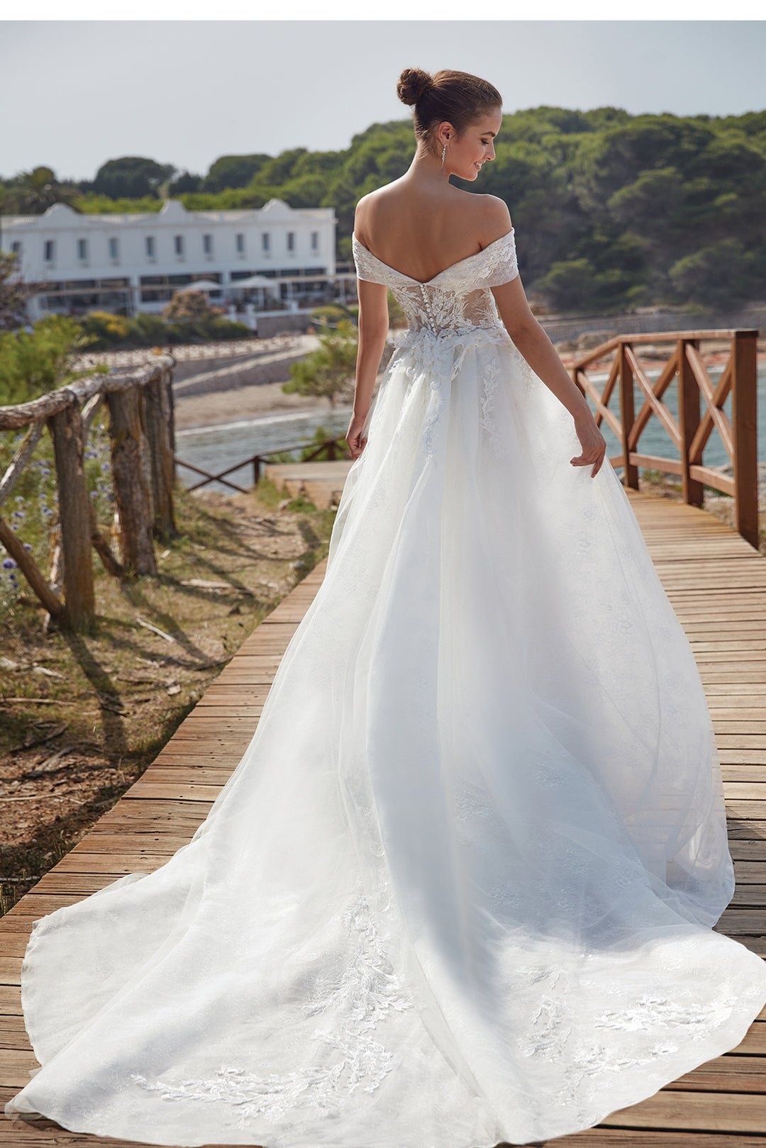 Off-The-Shoulder Mermaid Wedding Dress