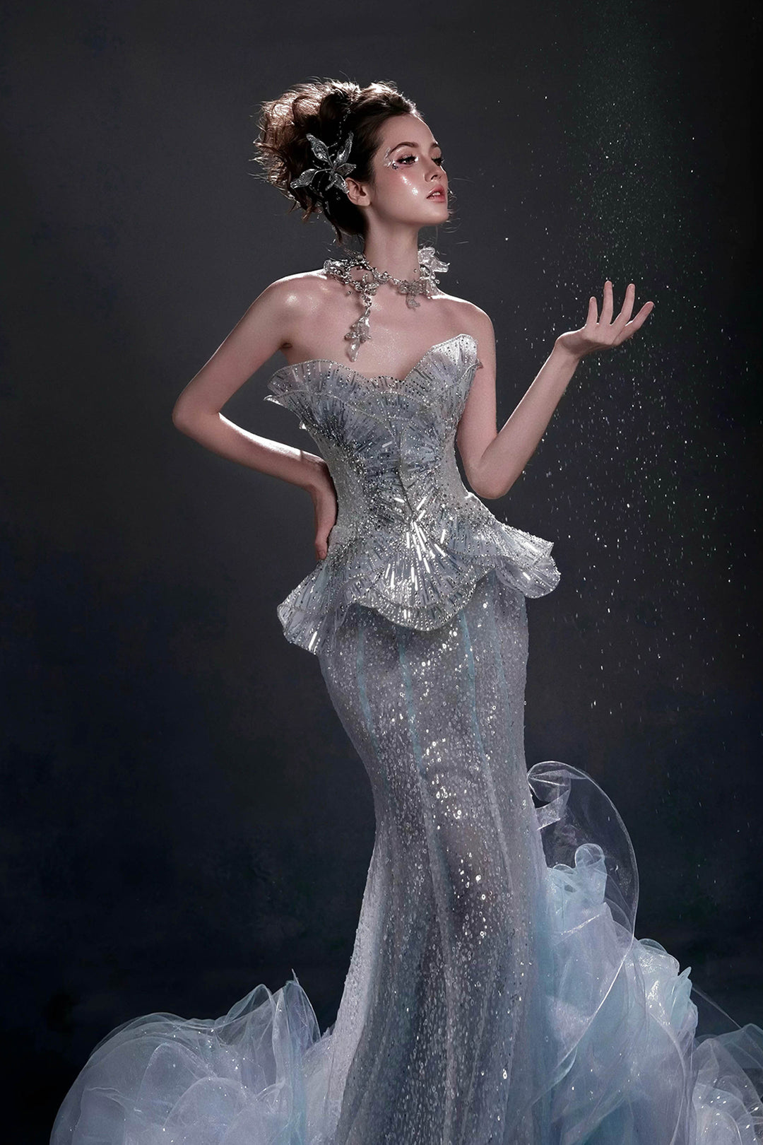 Mermaid Glow with A Cape Dress Silver / FR 42 Mermaid Glow with A Cape Dress Silver / FR 42